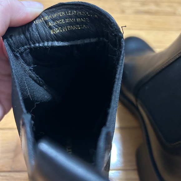 Le Chateau Leather Boots - Picture 4 of 8